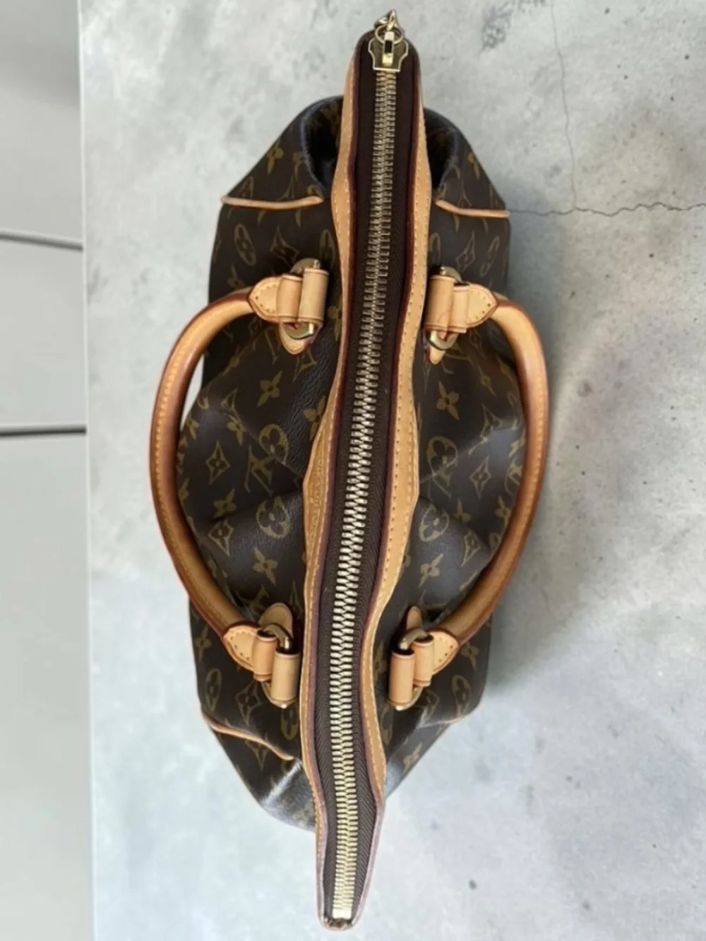 2009 Louis Vuitton Discontinued Tivoli PM Monogram Canvas Handbag
